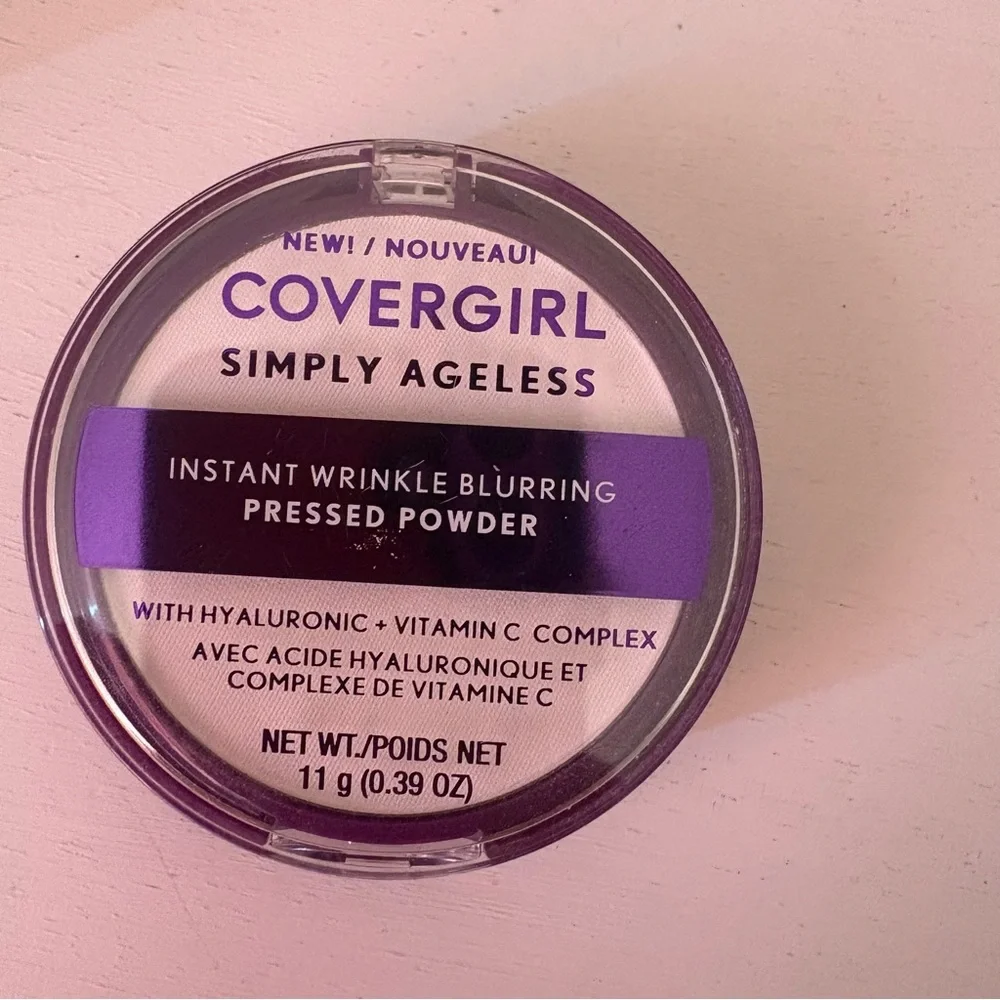 COVERGIRL NEW Simply Ageless Pressed Powder - #100